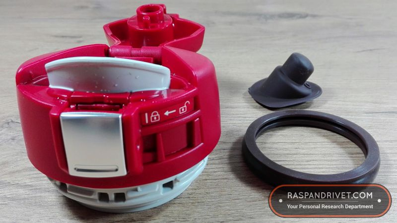 To clean the Zojirushi SM YAE48RA you must remove the lid cover gasket and the stopper gasket.